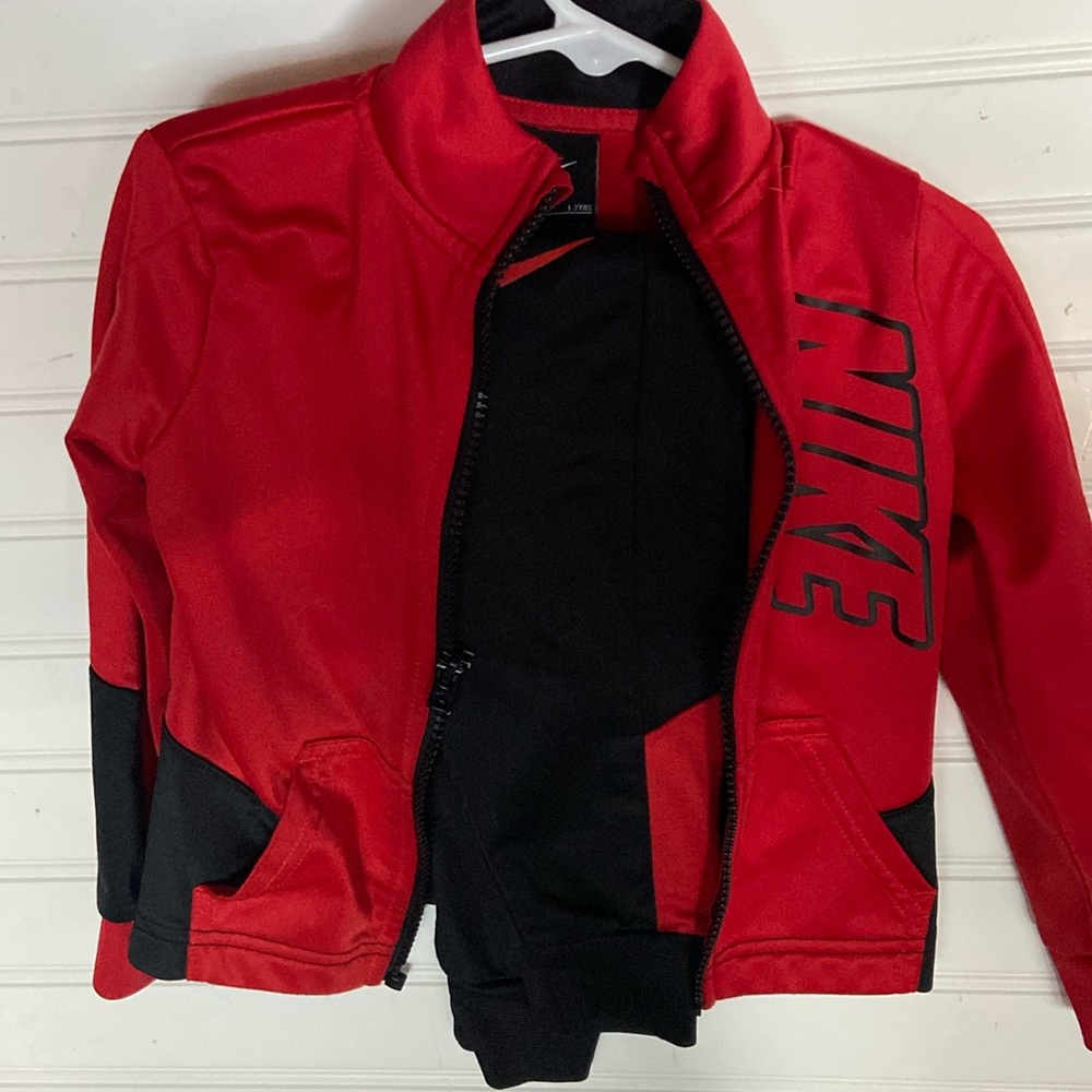 2t boys Nike track suit